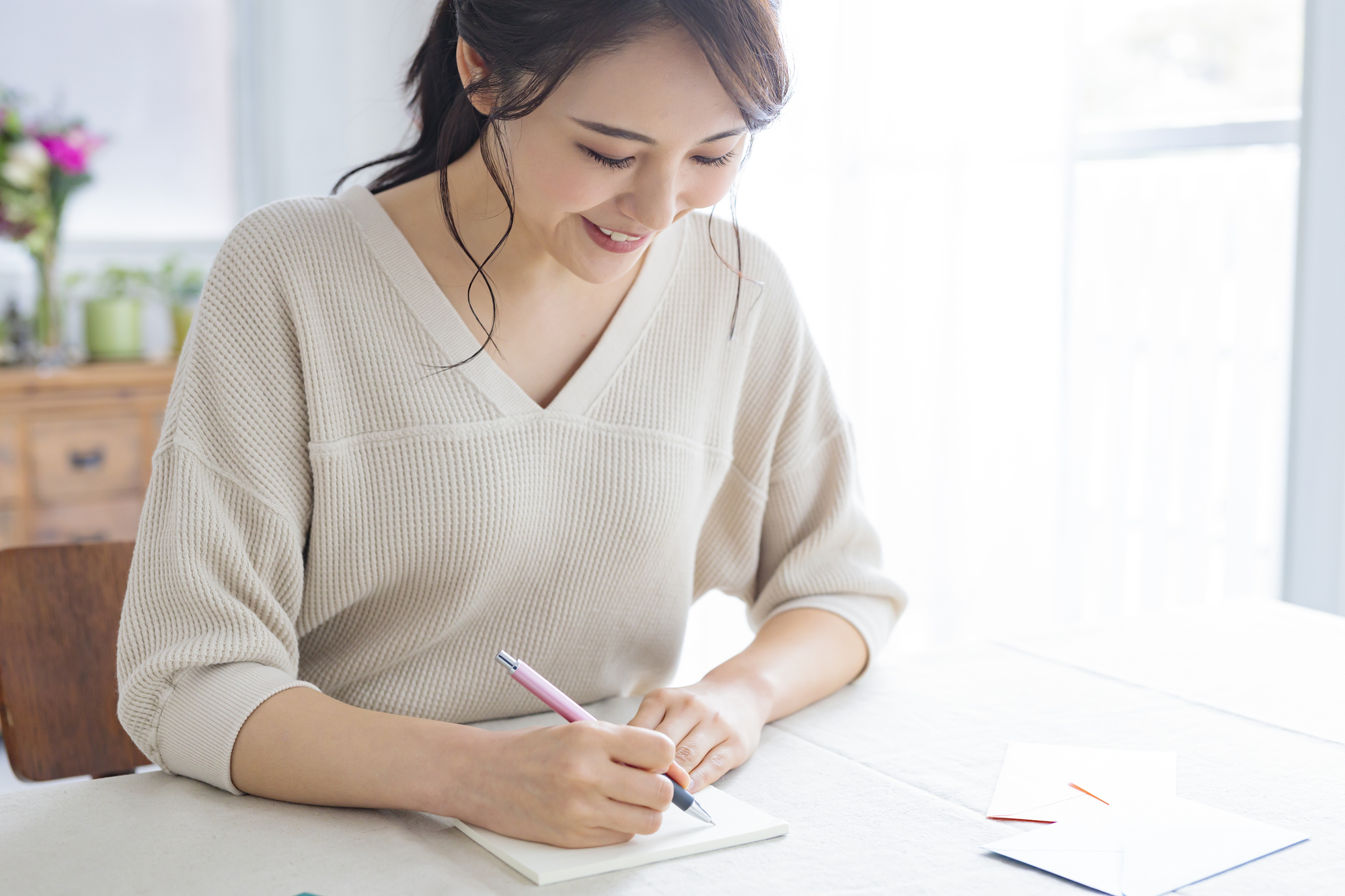 還暦祝いに贈るメッセージの書き方・関係別の文例集を解説｜人気ランキング・おすすめの品も紹介