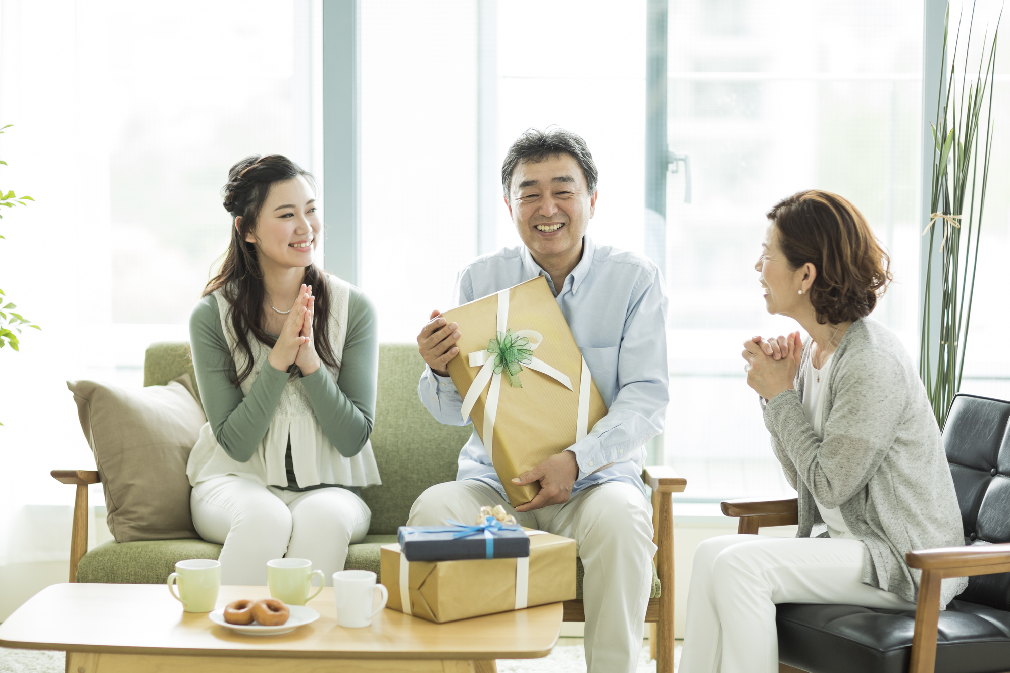 【2024年版】今年還暦を迎える親族へ素敵なお祝いを！おすすめギフトや祝い方解説