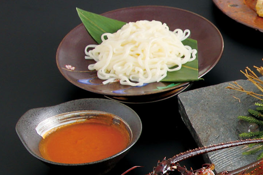 冷やしつけ麺、伊勢海老出汁 または 伊勢海老の海苔茶漬け、香の物