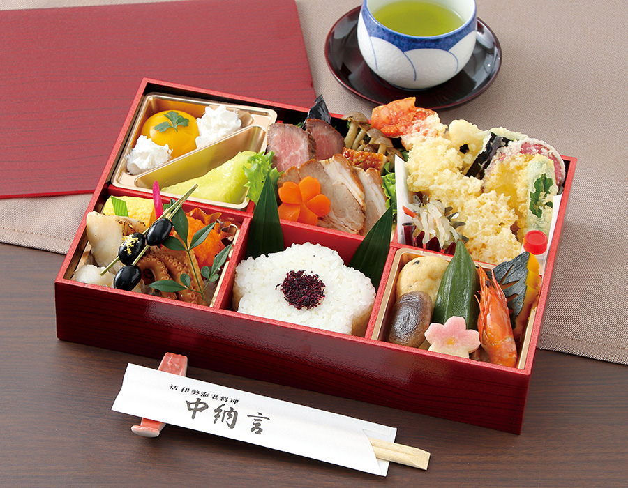 伊勢海老のお弁当『扇』中納言のお弁当